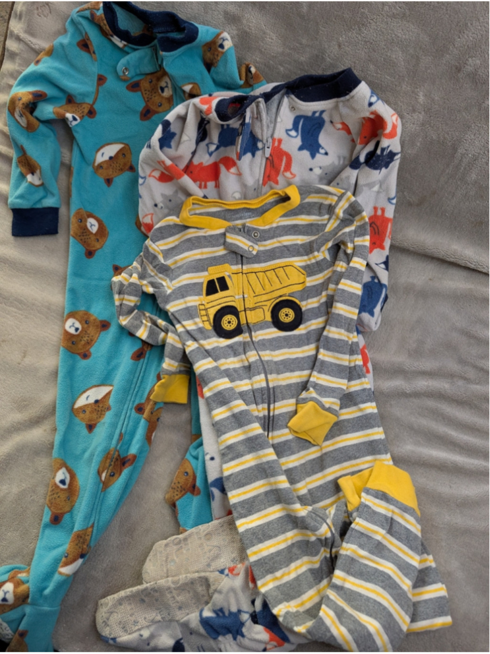 Toddler Boys Pajama Sleeper Lot Carter’s Simple Joys 24M 2T Fleece Truck Animals